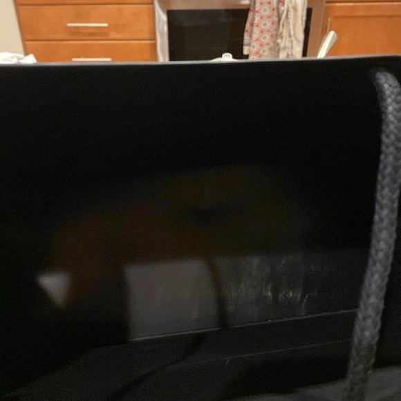 Authentic Chanel shopping bag - Picture 3 of 3